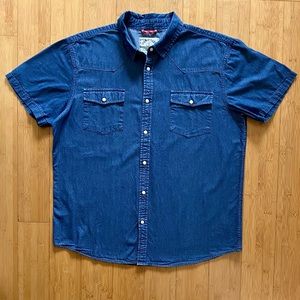 Iron and Resin Men’s Chambray Short Sleeve Shirt